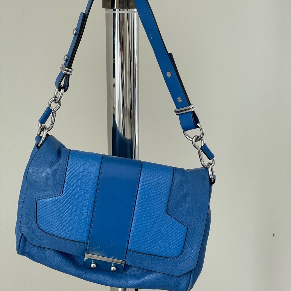 Marc Jacobs electric blue shoulder bag.